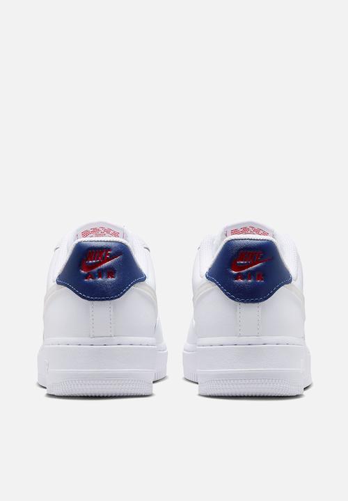 WMNS AIR FORCE 1 '07 - WHITE/MTLC SUMMIT WHT-BLUE VOID-FIRE RED