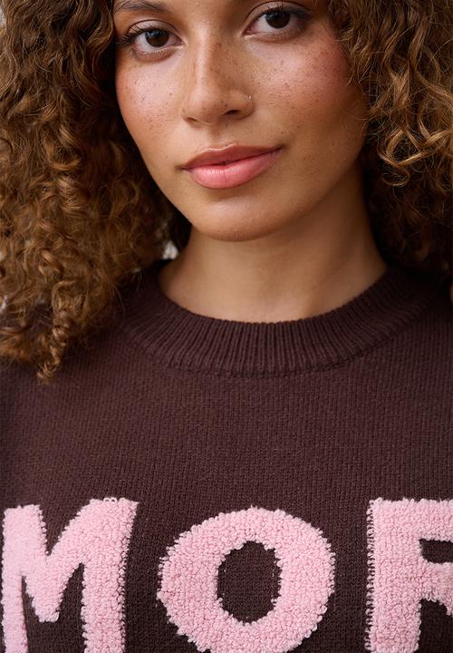 Me&B - Essential Jumper in Textured Amore - Brown