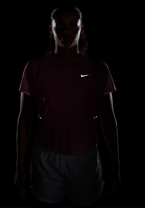 Nike - W Nk Swft Nvlt Brthe Ss Top - Lt Magenta/Photon Dust/Reflective Silv