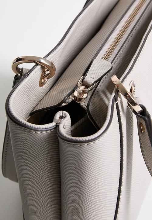 GUESS - Ahb Noelle Ii Small Tote - Taupe