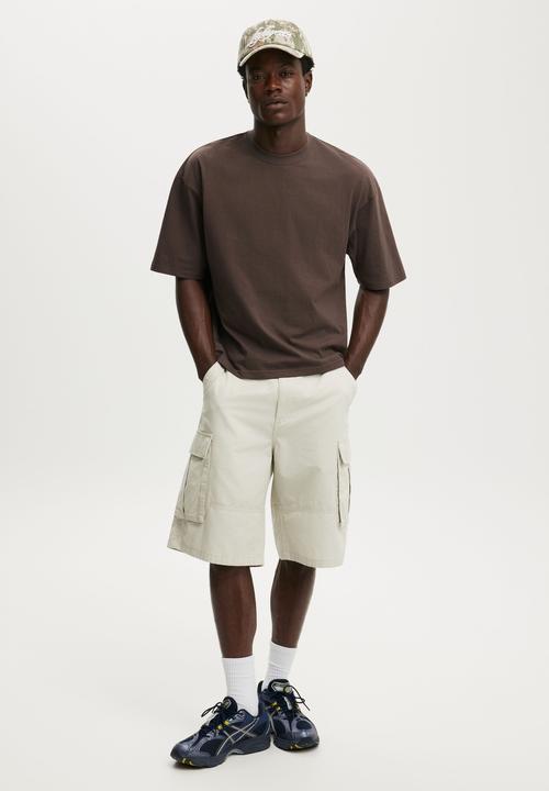 Cotton On - Cropped Fit T-Shirt - Washed Chocolate