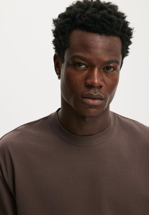 Cotton On - Cropped Fit T-Shirt - Washed Chocolate