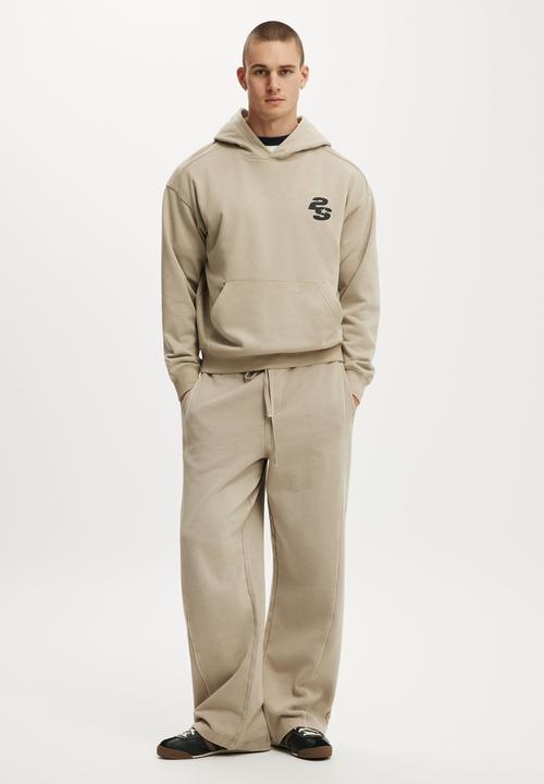 Cotton On - Box Fit Graphic Hoodie - Frosted Honey / Pavilione