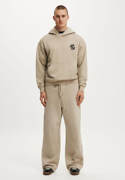 Cotton On - Box Fit Graphic Hoodie - Frosted Honey / Pavilione
