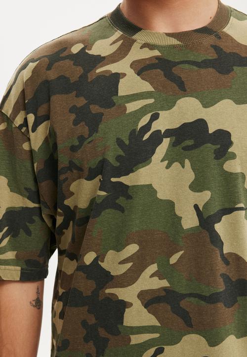Cotton On - Cropped Fit T-Shirt - Camo Wash