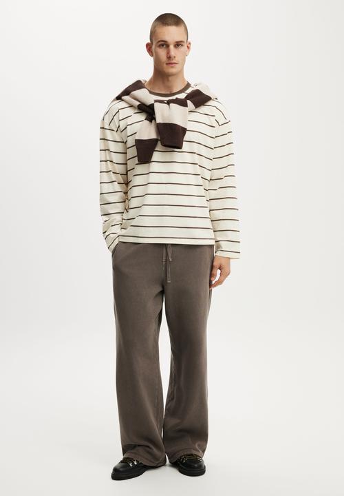 Cotton On - Super Baggy Track Pant - Washed Chocolate Wash
