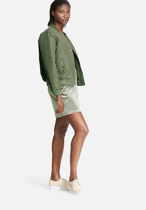 Glamorous - Utility bomber