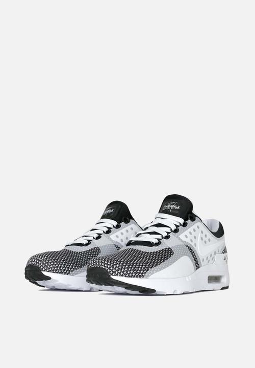 Nike - Air Max Zero Essential