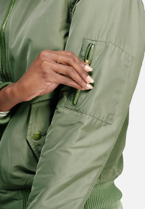 Glamorous - Utility bomber