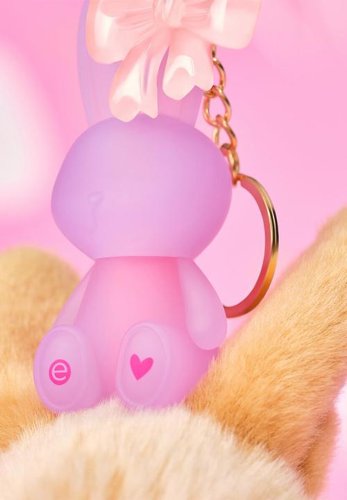 essence - EVERYBUNNY needs SOMEBUNNY lip balm 01