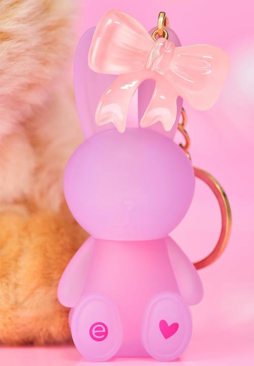 essence - EVERYBUNNY needs SOMEBUNNY lip balm 01
