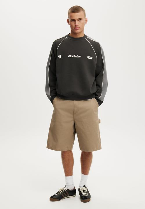 Cotton On - Box Fit Graphic Crew Sweater - Faded Slate/Slate Stone