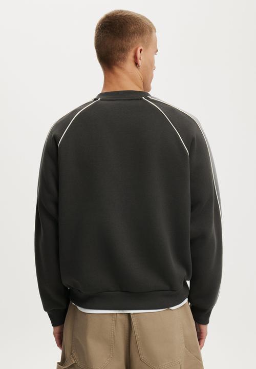 Cotton On - Box Fit Graphic Crew Sweater - Faded Slate/Slate Stone