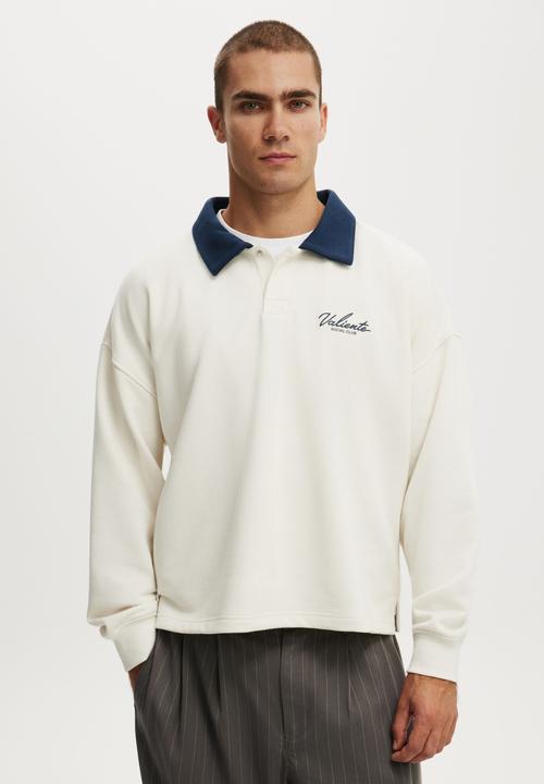 Cropped Fit Graphic Fleece Polo - Cream Puff / Washed Chocolate