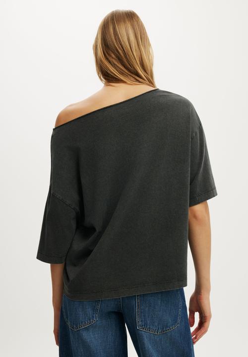 Cotton On - Lcn music off shoulder graphic tee - washed black