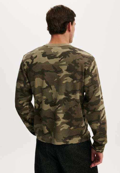 Cotton On - Cropped Fit Textured Long Sleeve - Camo Waffle