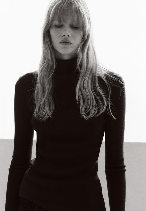 H&M - Smocked velour skirt - black