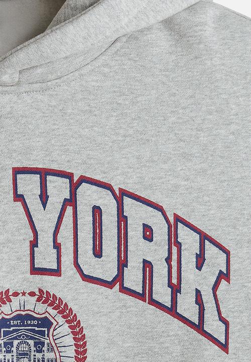 H&M - Loose fit printed hoodie - grey marl/new york