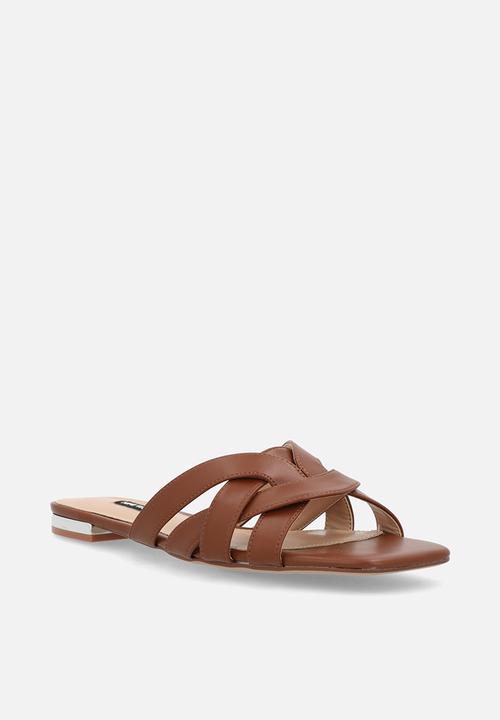 Nine West - Etsinar sandal - tan