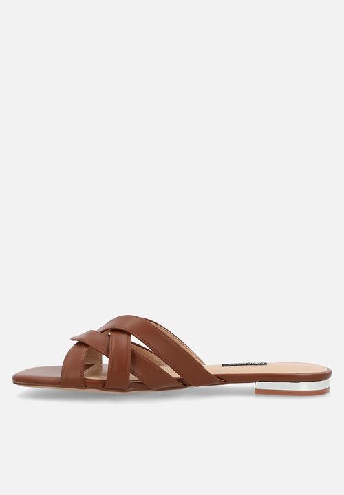 Nine West - Etsinar sandal - tan