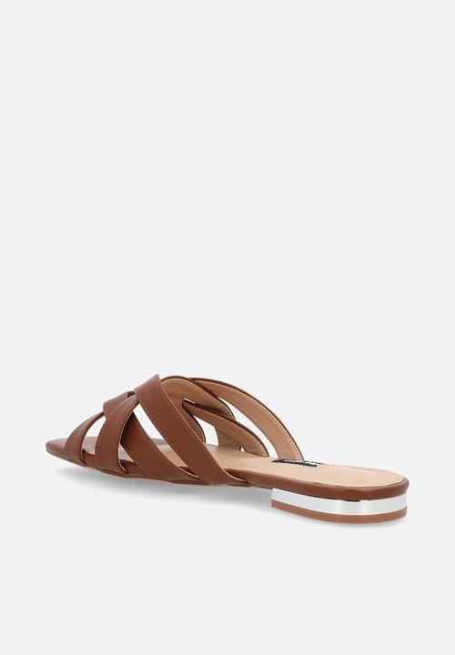 Nine West - Etsinar sandal - tan