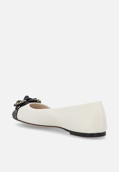 Nine West - Nina pump - off white