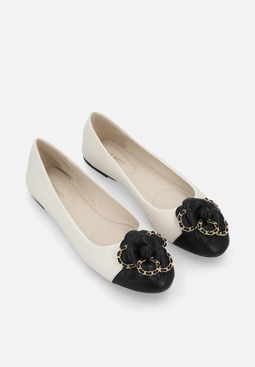 Nine West - Nina pump - off white