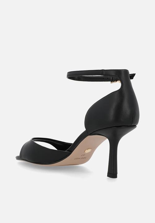 Nine West - Tumpen stiletto heel - black