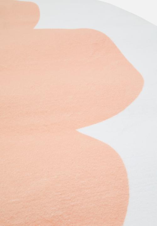 Pop Candy - Flower placement rug - white/soft peach