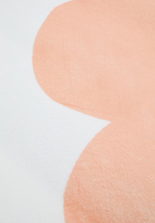 Pop Candy - Flower placement rug - white/soft peach