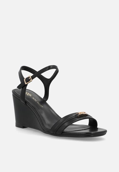 Nine West - Naema wedge heel - black