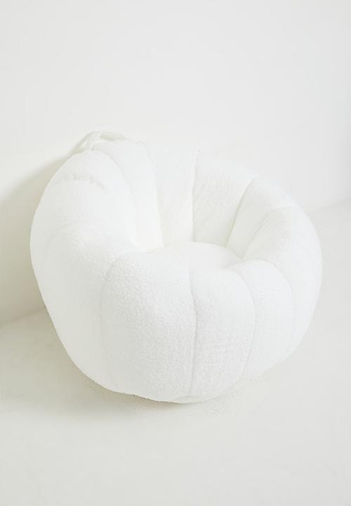 Pop Candy - Seashell design chair and ottoman - off white