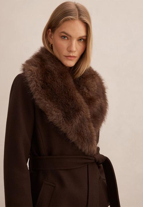 Forever New - Shelby Faux Fur Collar Coat in Chocolate