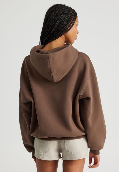 Factorie - Music Merch Boxy Hoodie - Lcn Bra Mud/Beabadoobee Cutie