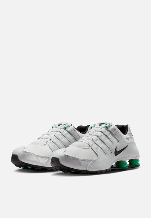 Nike - NIKE SHOX NZ