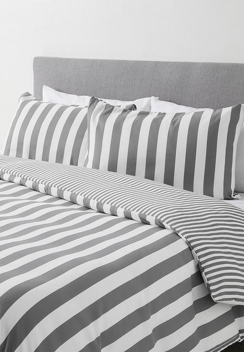 Sixth Floor - Stripe duvet cover - Grey