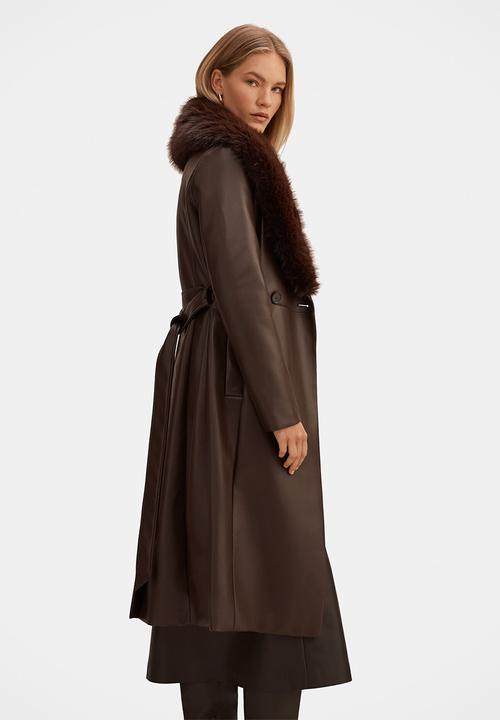 Forever New - Faith Faux Fur Collar Pu Trench Coat in Milk Chocolate