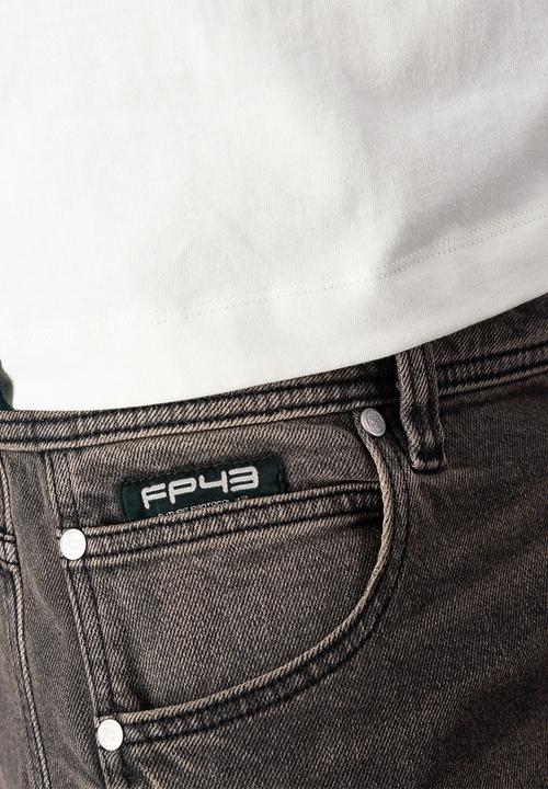 FP43 by S.P.C.C - 0DDW0RLD Jeans  - Dark Grey