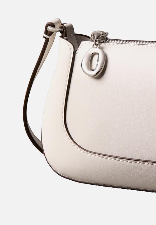 Calvin Klein - Hardware zip crossbody- lily white