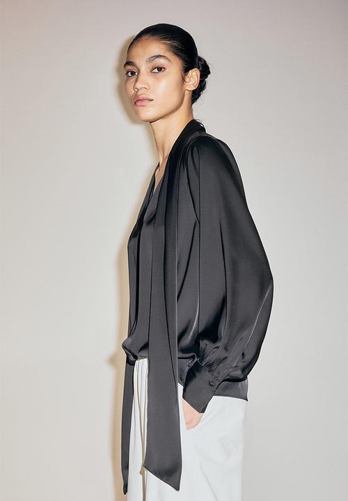 H&M - Tie-neck chiffon blouse - black
