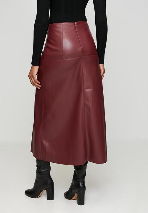 Izabel London - High Waisted A-Line Faux Leather Maxi Skirt - Red Dahlia