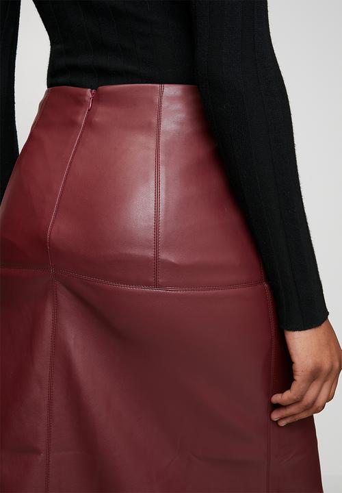 Izabel London - High Waisted A-Line Faux Leather Maxi Skirt - Red Dahlia