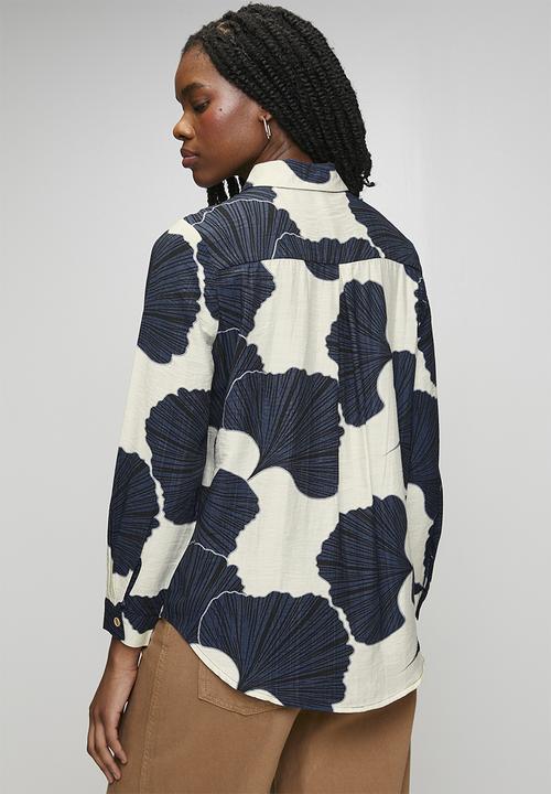 MANDI - L//S Button Through Blouse With Wood Buttons - White