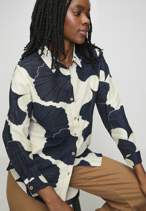 MANDI - L//S Button Through Blouse With Wood Buttons - White