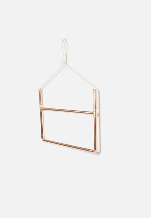 Sixth Floor - Copper rectangular rail