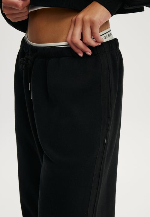 Cotton On - Active Raw Edge Wide Leg Sweatpant - Black