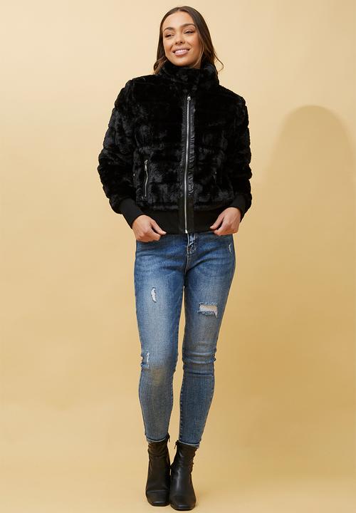Izabel London - L/S Faux Fur Zip Through Jacket - Black
