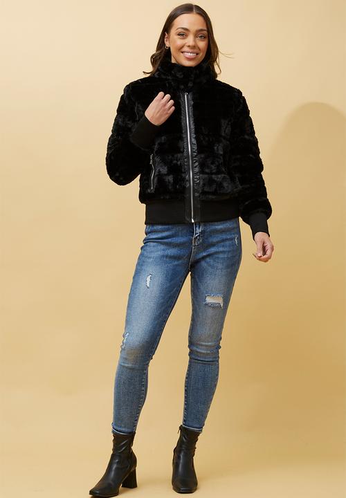 Izabel London - L/S Faux Fur Zip Through Jacket - Black