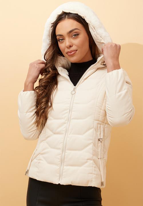 Stella Morgan - L/S Zip Through Puffer Jacket With Detachable Fur On Hood - White
