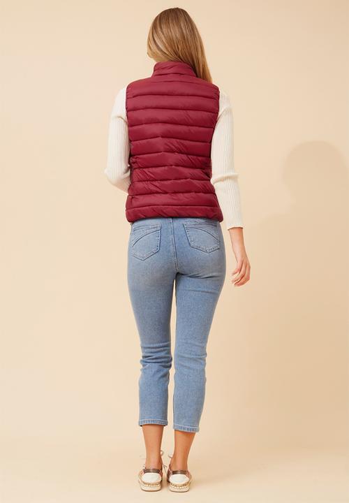 MANDI - S/Less Zip Through Puffer Jacket - Red Dahlia